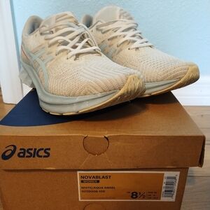 ASICS Novablast  - White Aqua Size 8.5